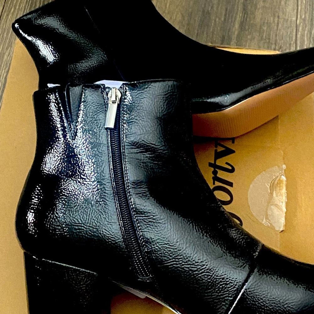 Woman’s New Comfort View Black Patient Boot Size 11WW